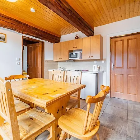 V Zatisi Apartment *